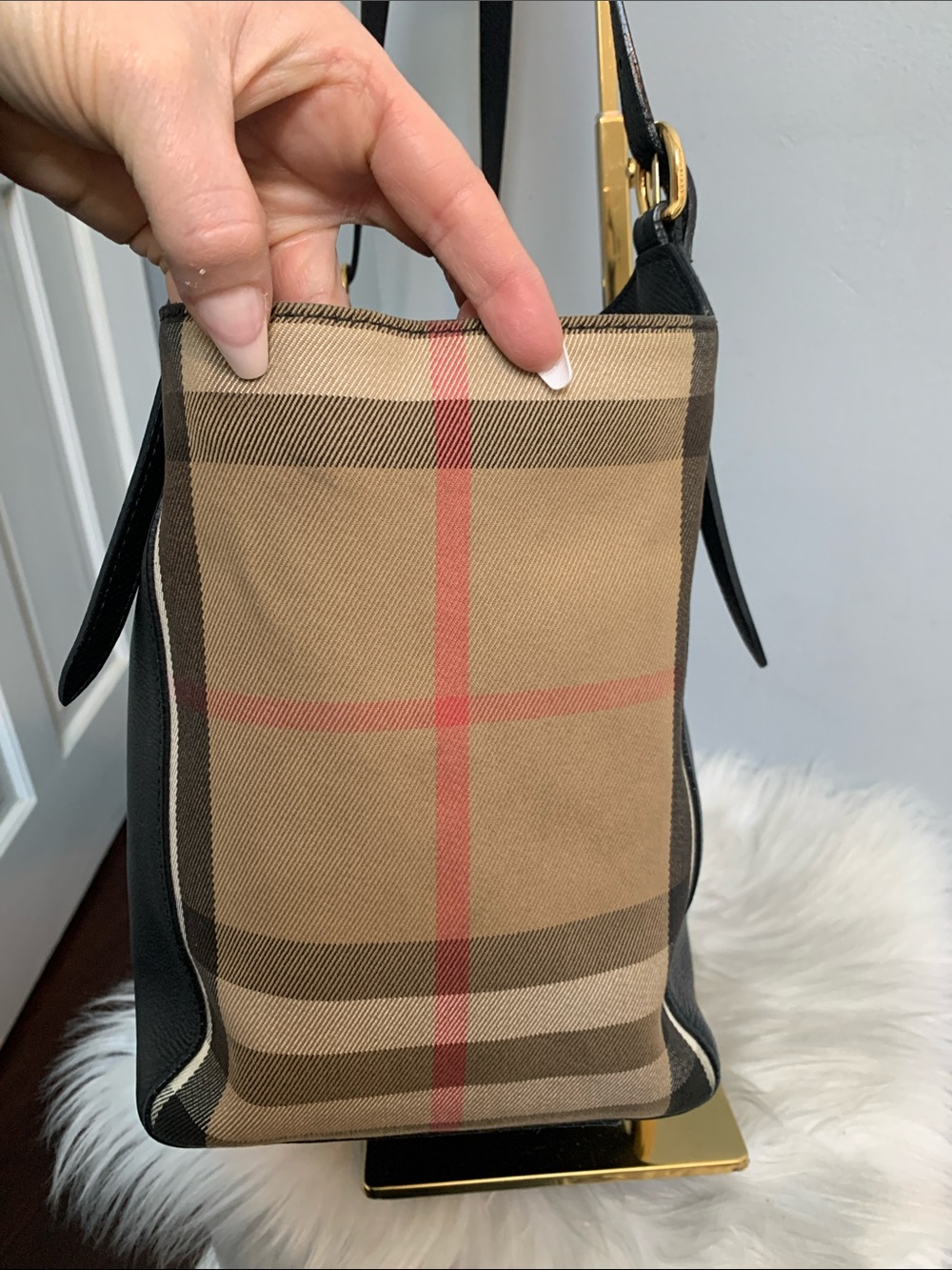 Authentic Burberry Canterbury Tote black leather, check sides - Picture 5 of 16